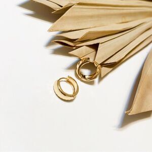 Textured gold hoop #111